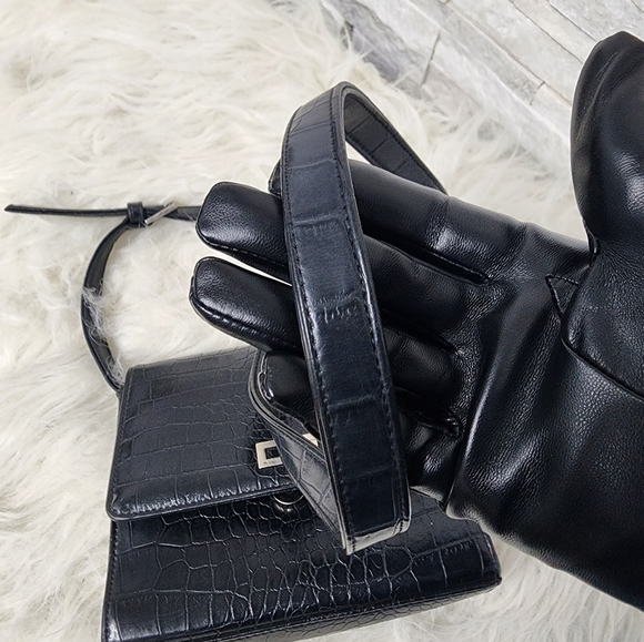 Guess Purse/Bag - Picture 3 of 12